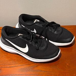 Nike Flex Experience RN7 Sneakers